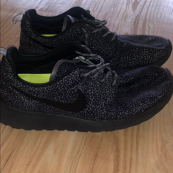 Nike Roshe Grey Speckles - Picture 2 of 4